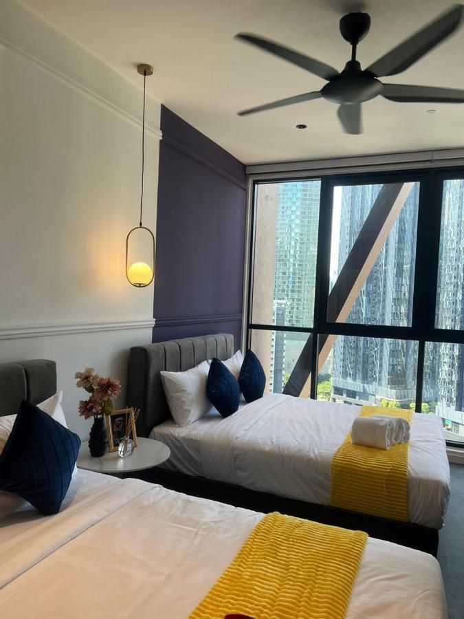 Scarletz Suites Klcc By Gc Luxury Suites Куала Лумпур Екстериор снимка