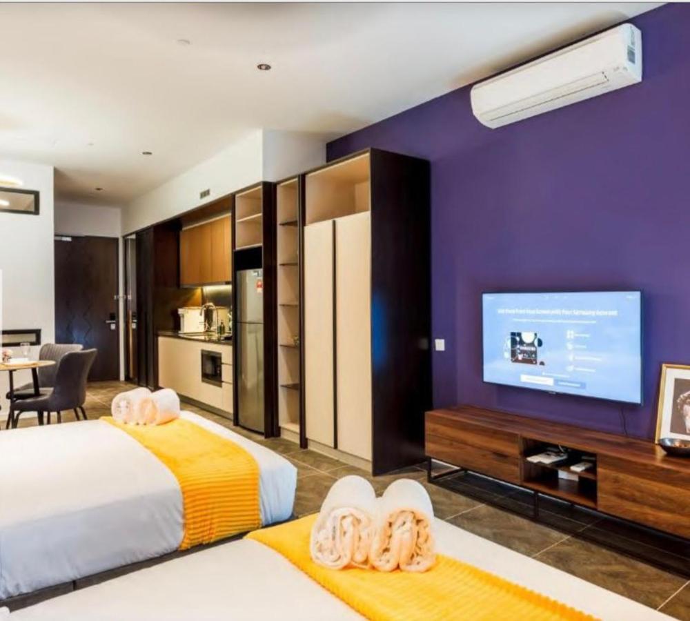 Scarletz Suites Klcc By Gc Luxury Suites Куала Лумпур Екстериор снимка