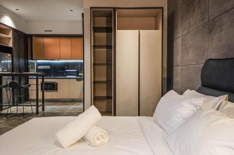 Scarletz Suites Klcc By Gc Luxury Suites Куала Лумпур Екстериор снимка