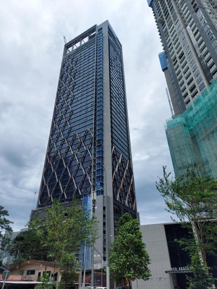 Scarletz Suites Klcc By Gc Luxury Suites Куала Лумпур Екстериор снимка