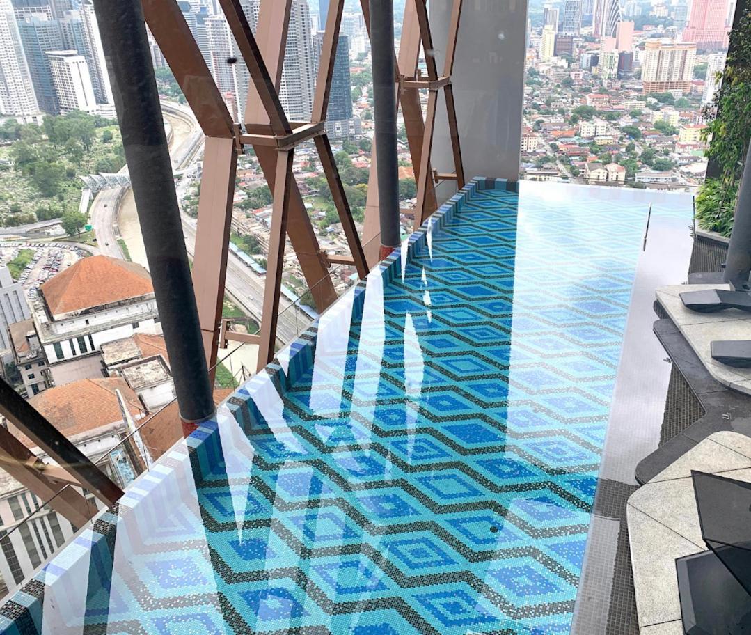 Scarletz Suites Klcc By Gc Luxury Suites Куала Лумпур Екстериор снимка