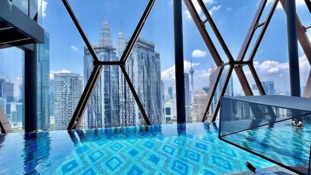 Scarletz Suites Klcc By Gc Luxury Suites Куала Лумпур Екстериор снимка