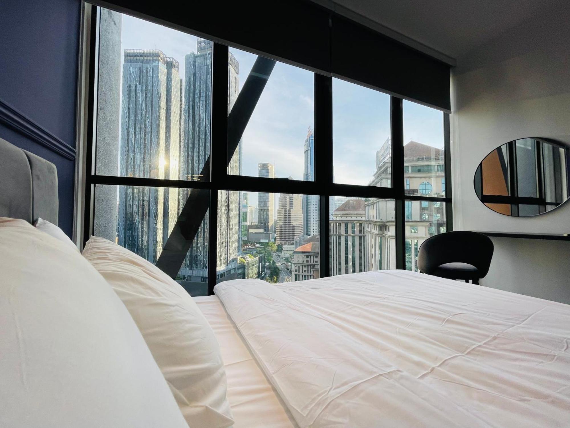 Scarletz Suites Klcc By Gc Luxury Suites Куала Лумпур Екстериор снимка