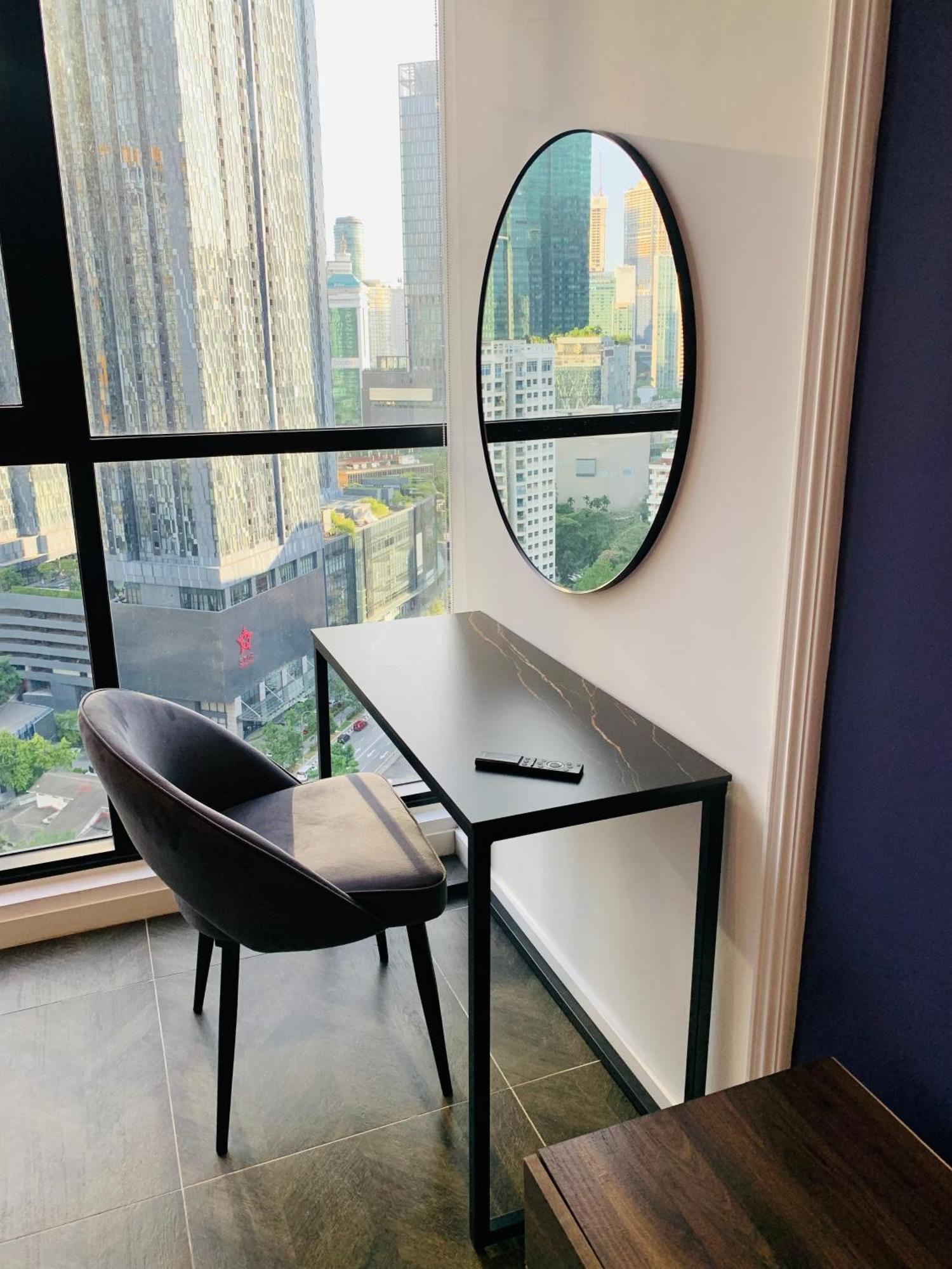 Scarletz Suites Klcc By Gc Luxury Suites Куала Лумпур Екстериор снимка