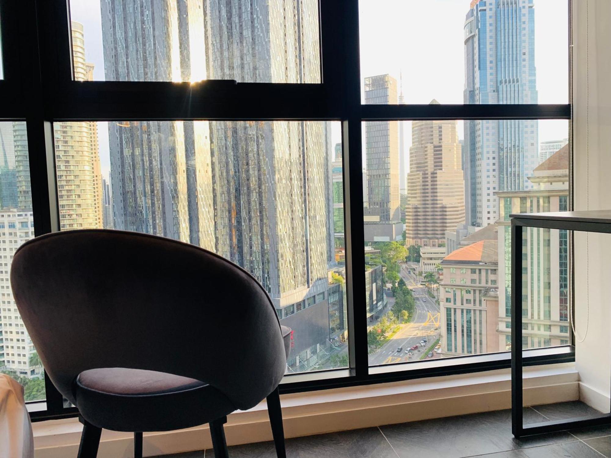Scarletz Suites Klcc By Gc Luxury Suites Куала Лумпур Екстериор снимка