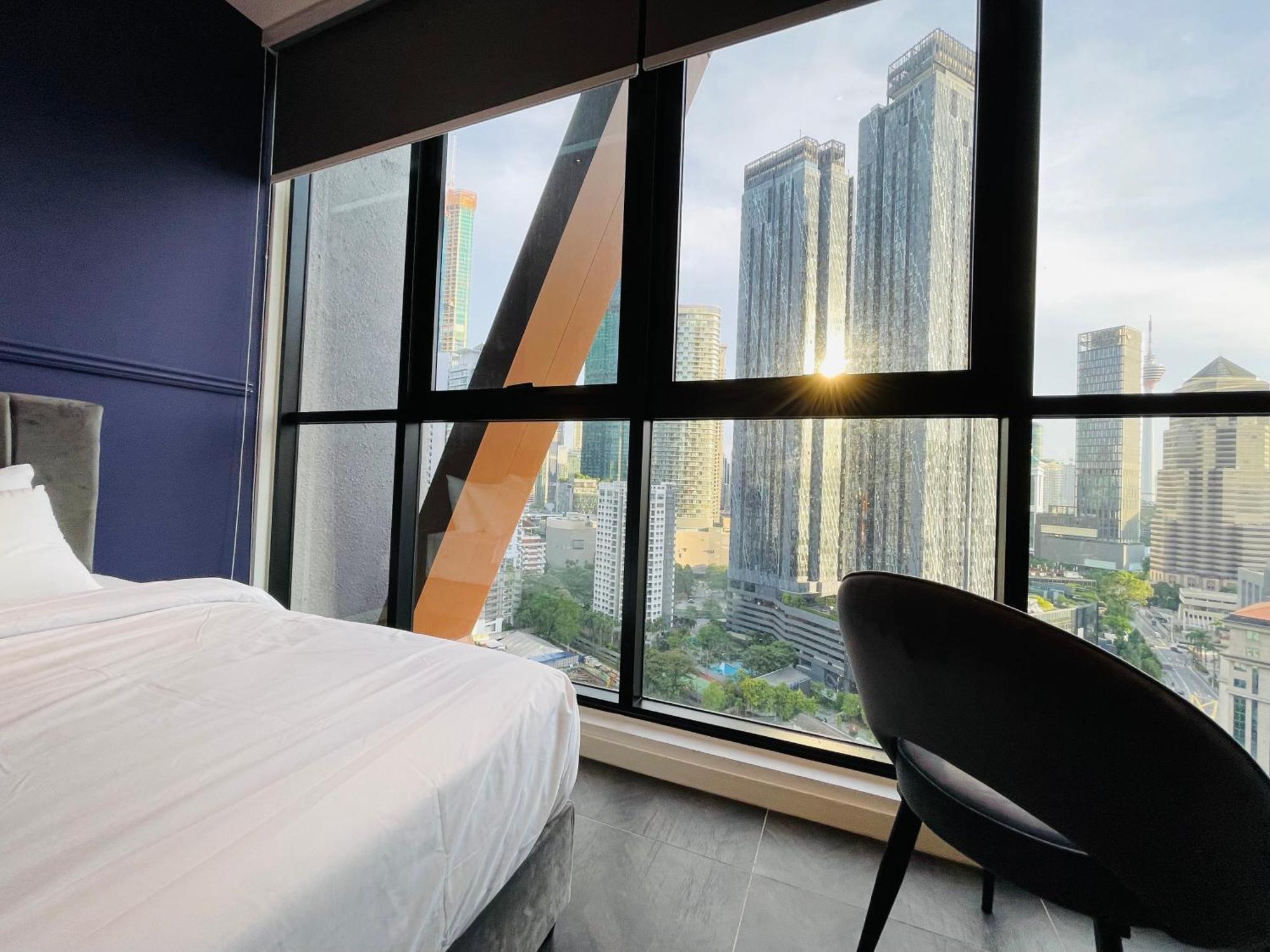 Scarletz Suites Klcc By Gc Luxury Suites Куала Лумпур Екстериор снимка