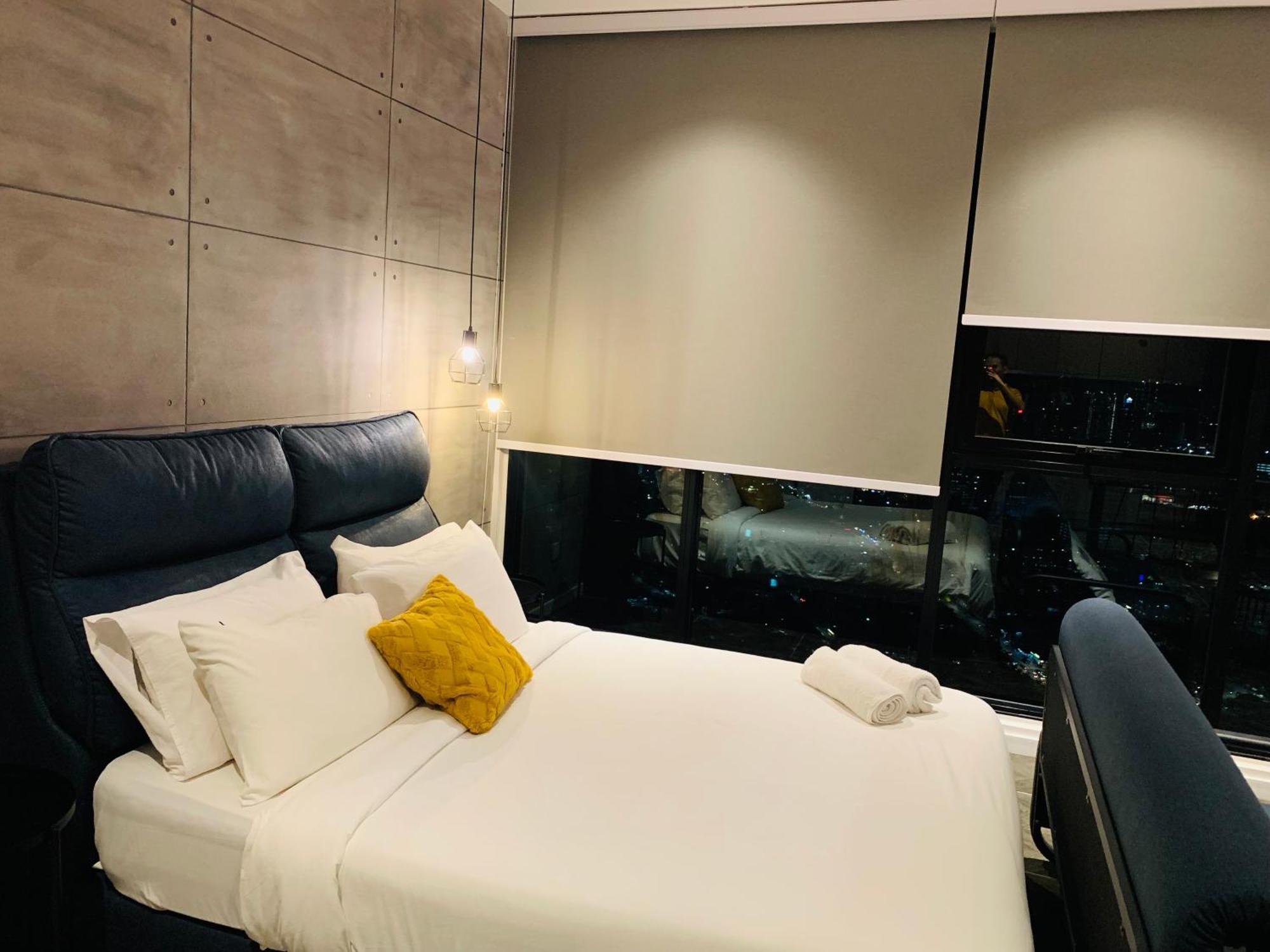 Scarletz Suites Klcc By Gc Luxury Suites Куала Лумпур Екстериор снимка